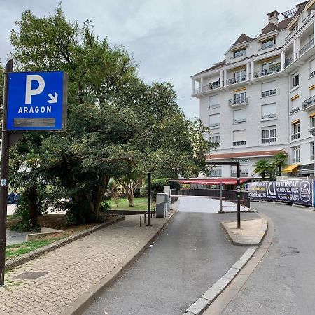 Quartier Du Chateau, Superbe Appartement Avec Parking Pau Kültér fotó