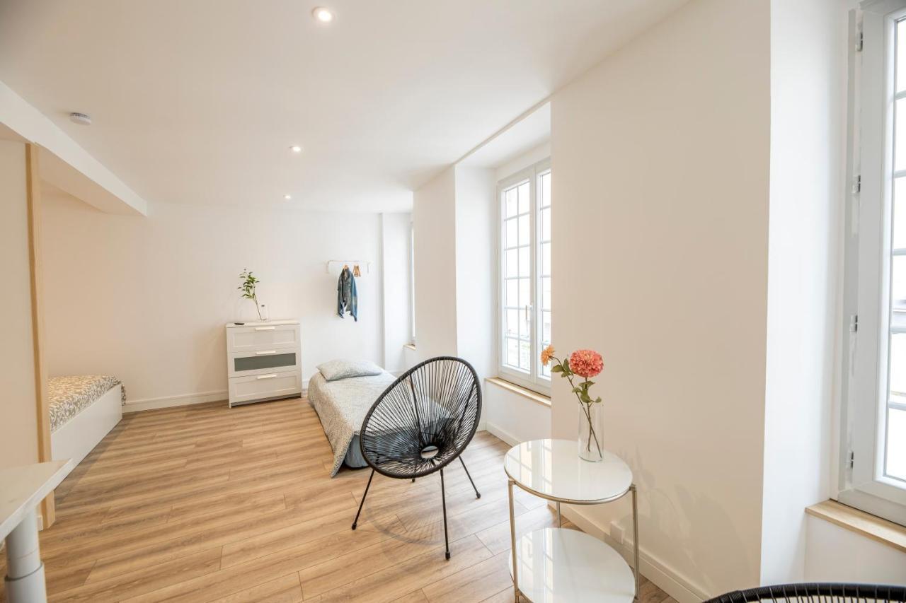 Quartier Du Chateau, Superbe Appartement Avec Parking Pau Kültér fotó