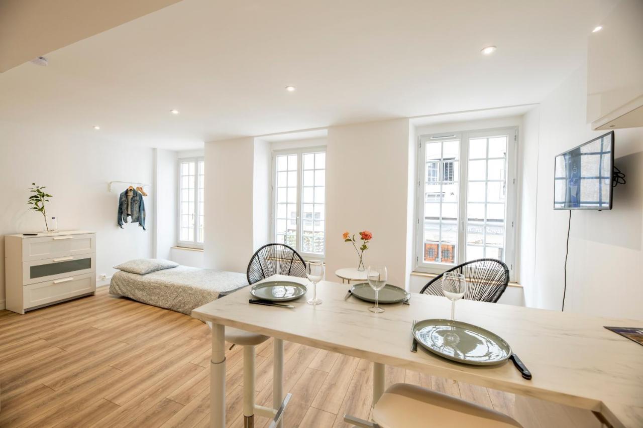 Quartier Du Chateau, Superbe Appartement Avec Parking Pau Kültér fotó