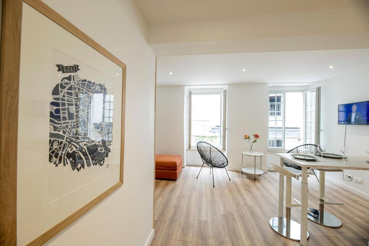 Quartier Du Chateau, Superbe Appartement Avec Parking Pau Kültér fotó