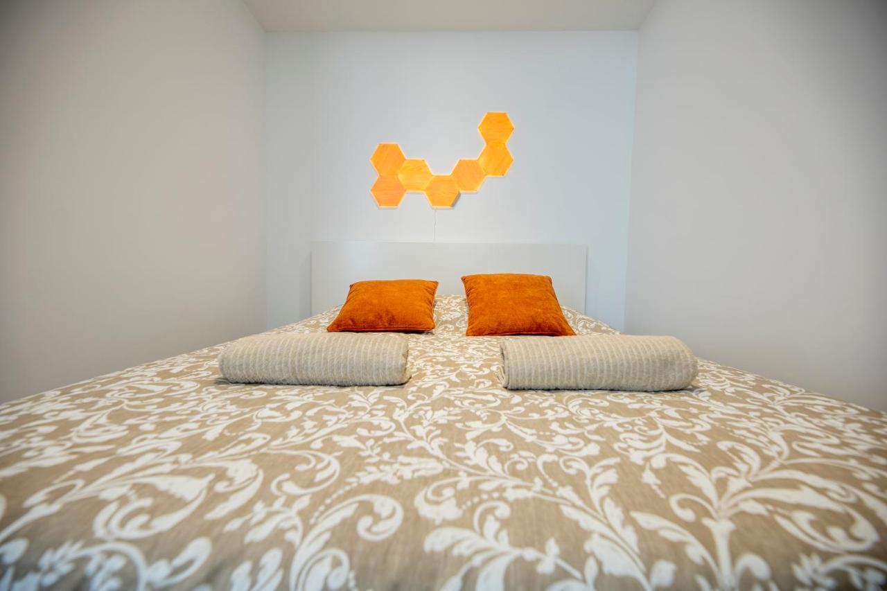 Quartier Du Chateau, Superbe Appartement Avec Parking Pau Kültér fotó