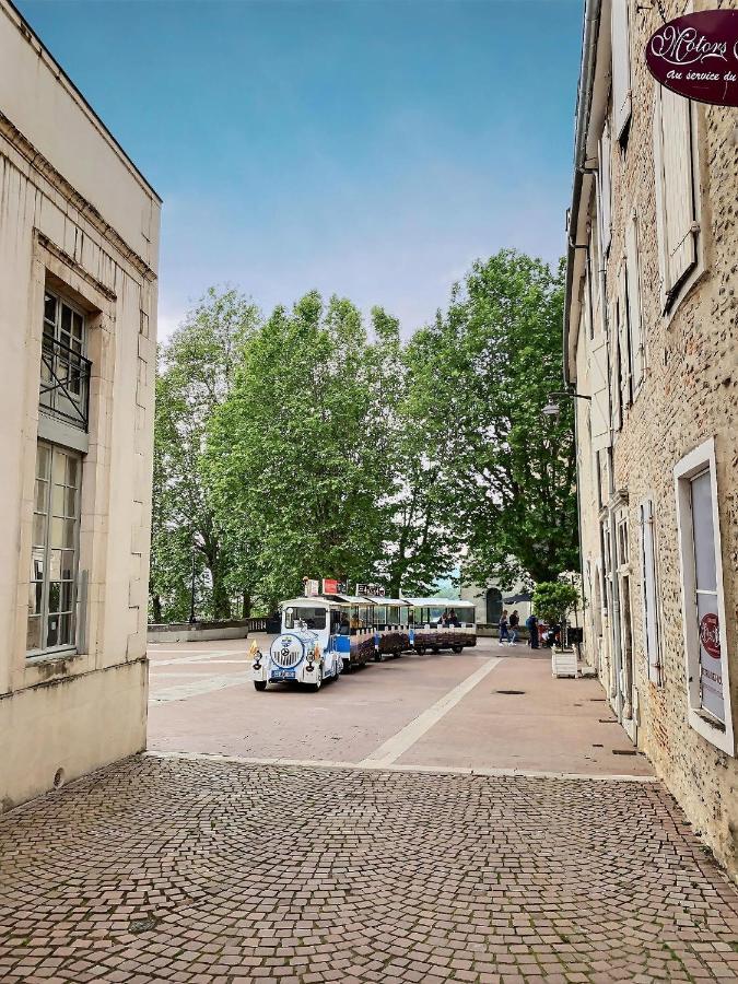 Quartier Du Chateau, Superbe Appartement Avec Parking Pau Kültér fotó